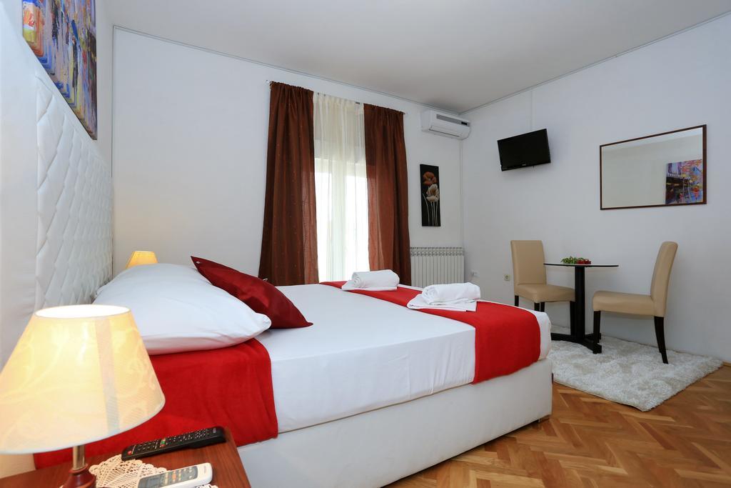 Apartments Maruna Self Check-In Zadar Exteriör bild