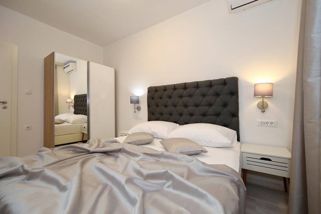 Apartments Maruna Self Check-In Zadar Exteriör bild